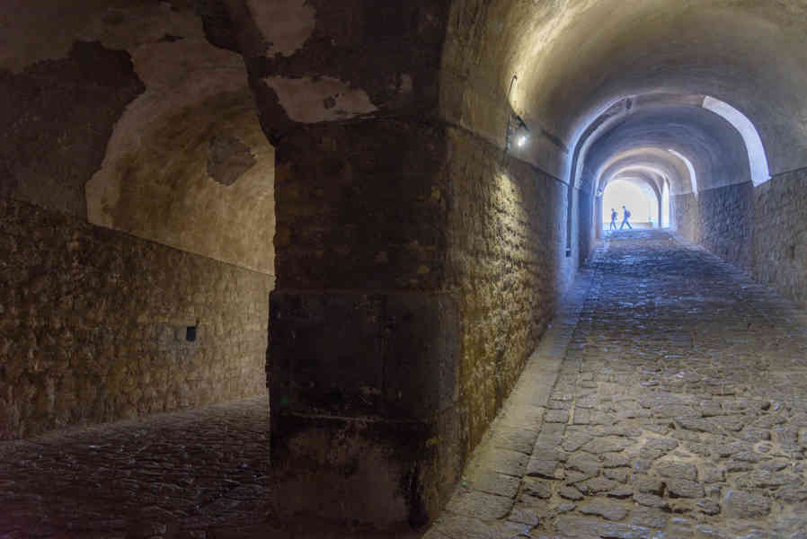 158 - Italia - Nápoles - castillo de San Elmo.jpg